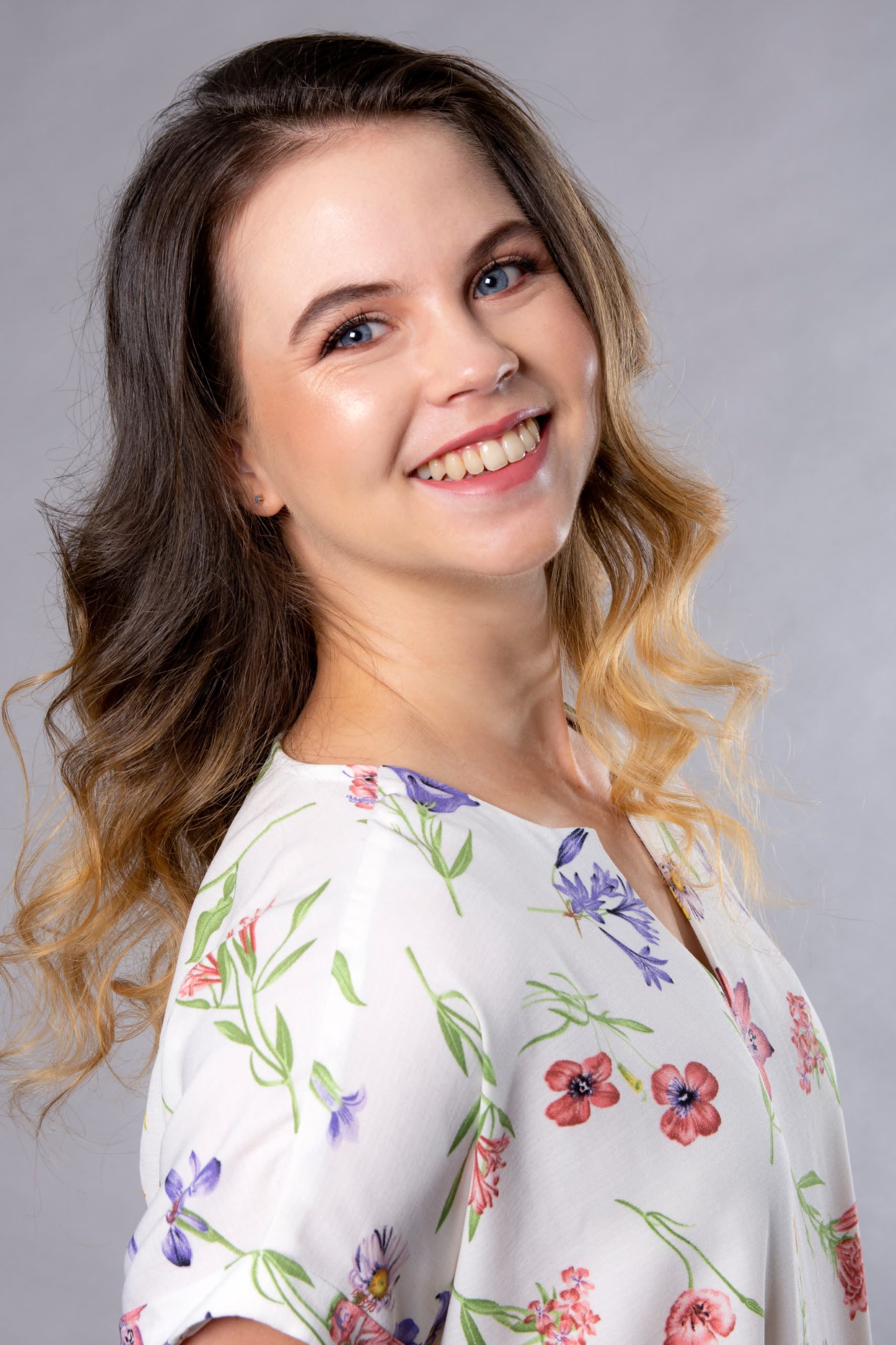 Aerial Silk & Lyra Artist